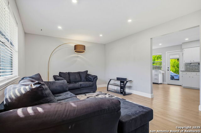 Image 16 of 18 For 127 Sioux  