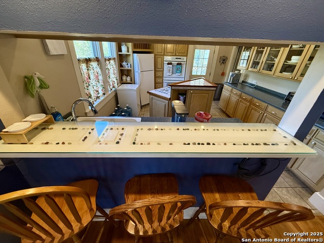 Image 18 of 29 For 323 6th S 