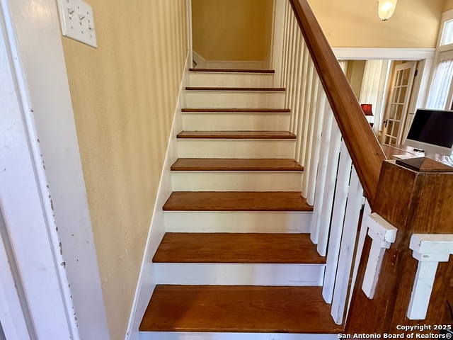 Image 19 of 29 For 323 6th S 