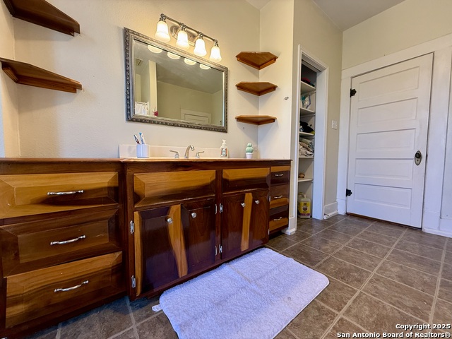 Image 25 of 29 For 323 6th S 