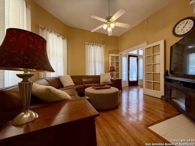 Image 9 of 29 For 323 6th S 