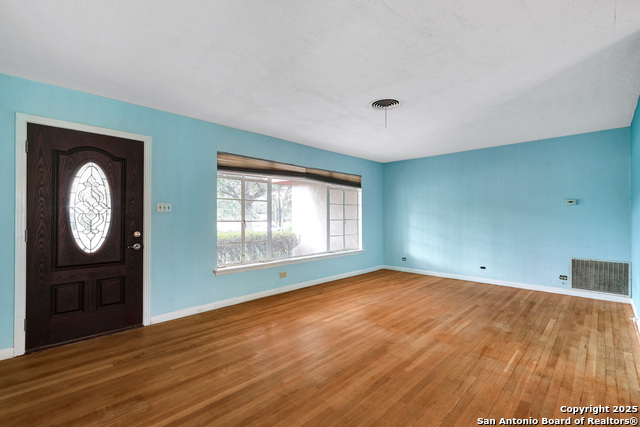 Image 18 of 46 For 7606 Vandiver Rd N