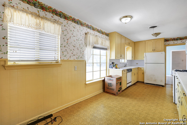 Image 25 of 46 For 7606 Vandiver Rd N