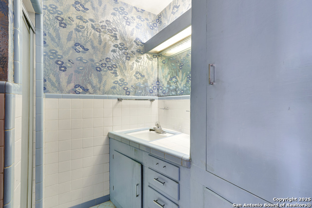 Image 28 of 46 For 7606 Vandiver Rd N