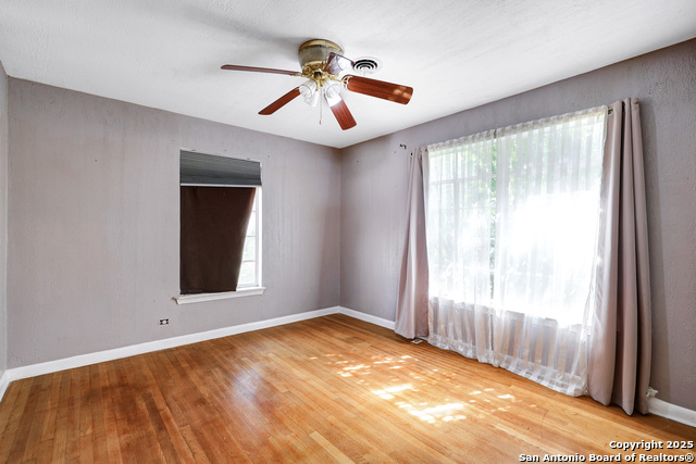 Image 31 of 46 For 7606 Vandiver Rd N