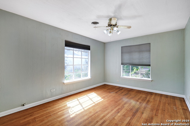 Image 33 of 46 For 7606 Vandiver Rd N