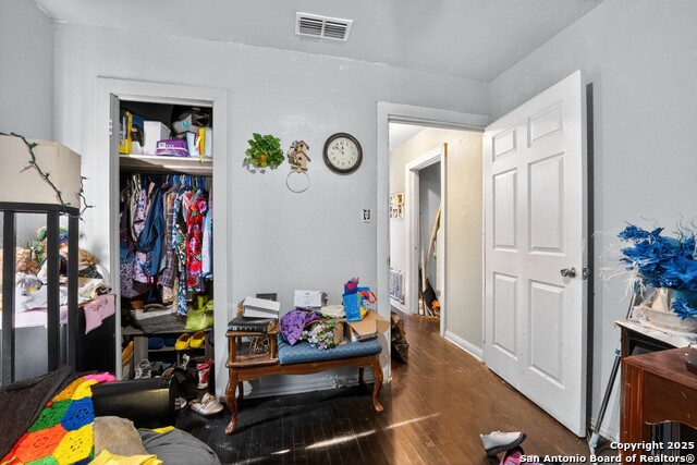 Listing photo id 8 for 808 Adams N