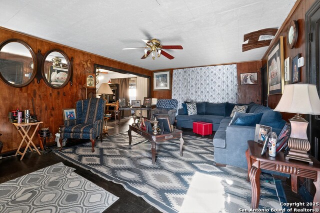 Listing photo id 11 for 808 Adams N