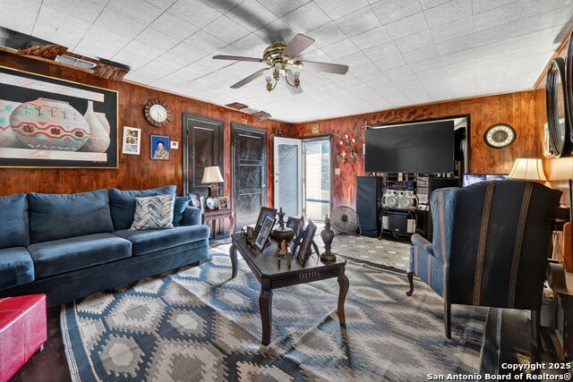 Listing photo id 12 for 808 Adams N