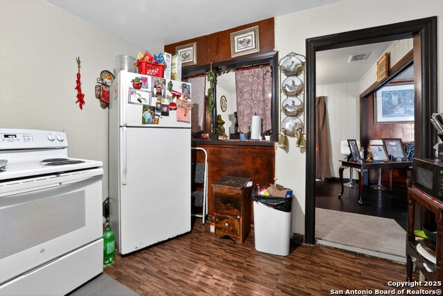 Listing photo id 14 for 808 Adams N