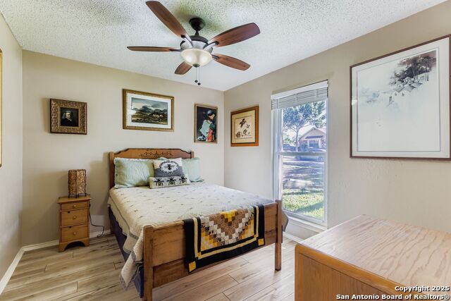 Image 22 of 29 For 8007 Airflight