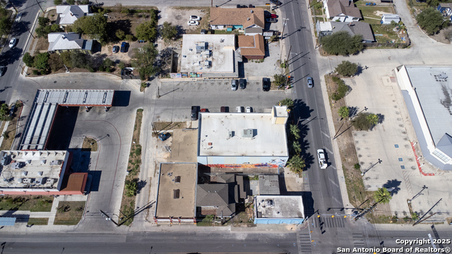 Listing photo id 13 for 2918 Commerce W