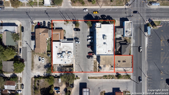 Listing photo id 3 for 2918 Commerce W