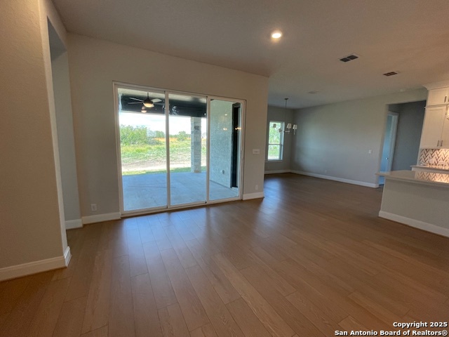 Image 5 of 7 For 272 Christian