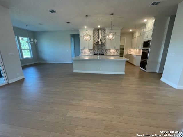 Image 6 of 7 For 272 Christian