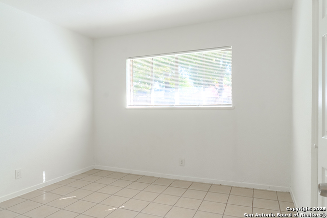 Image 13 of 23 For 802 Durr