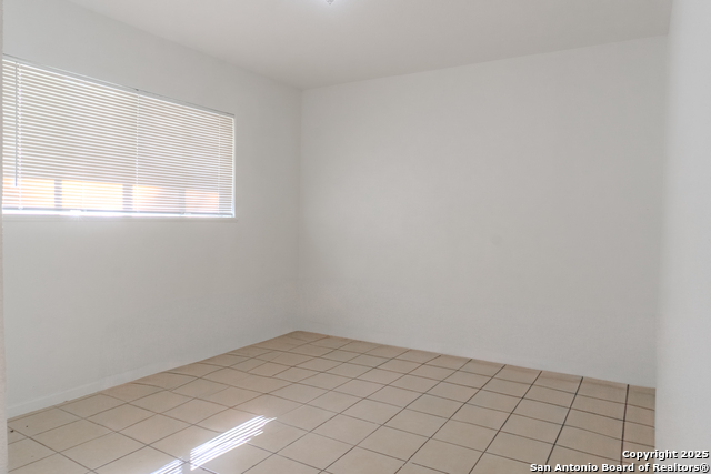 Image 15 of 23 For 802 Durr