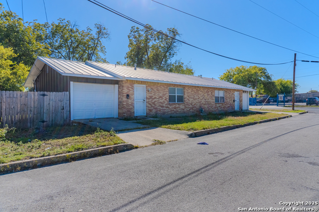 Image 21 of 23 For 802 Durr