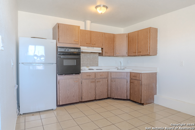 Image 5 of 23 For 802 Durr