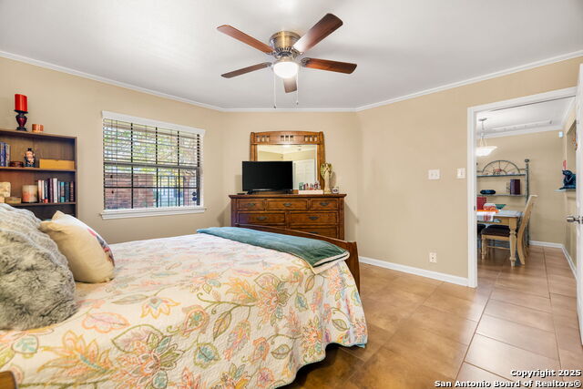 Image 23 of 29 For 11610 Vance Jackson  105