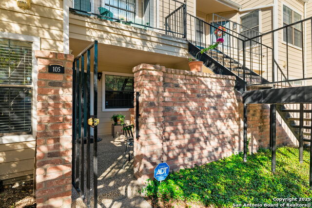 Image 3 of 29 For 11610 Vance Jackson  105