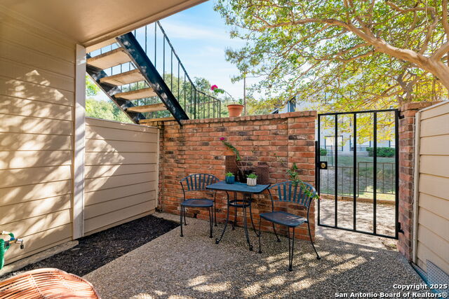 Image 5 of 29 For 11610 Vance Jackson  105