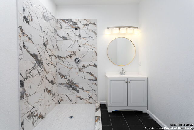 Image 11 of 13 For 945 Drexel E