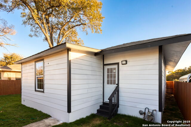 Image 12 of 13 For 945 Drexel E