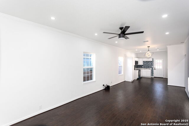 Image 4 of 13 For 945 Drexel E