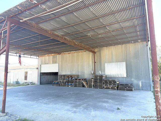 Image 24 of 25 For 1500 Corpus Christi W