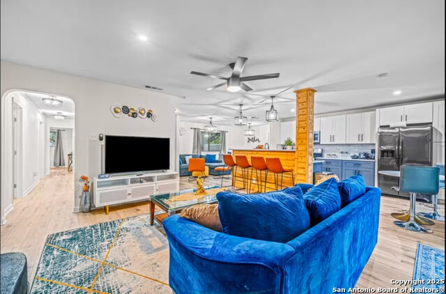 Image 2 of 16 For 7605 Green Glen