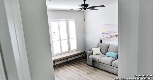 Listing photo id 12 for 8519 Nichols Tree