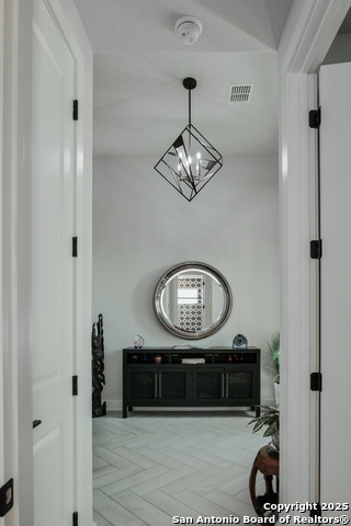 Listing photo id 1 for 8519 Nichols Tree