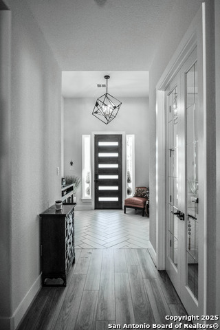 Listing photo id 2 for 8519 Nichols Tree