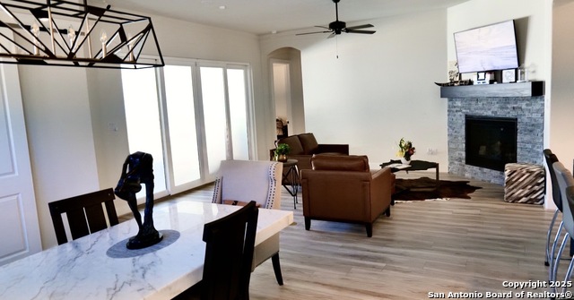 Listing photo id 4 for 8519 Nichols Tree