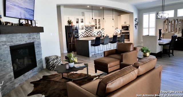 Listing photo id 5 for 8519 Nichols Tree