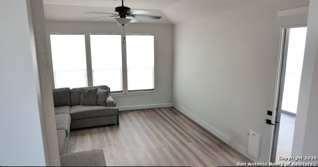 Listing photo id 6 for 8519 Nichols Tree