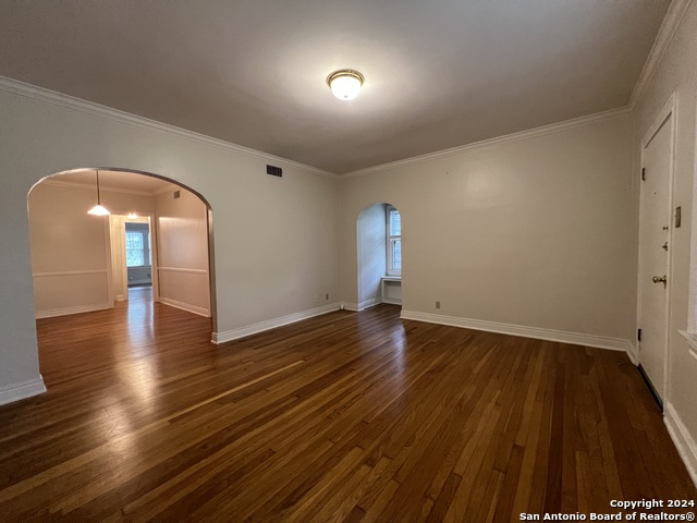 Image 11 of 16 For 308 Rosewood Ave E 1