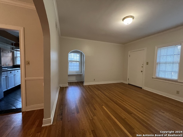 Image 12 of 16 For 308 Rosewood Ave E 1