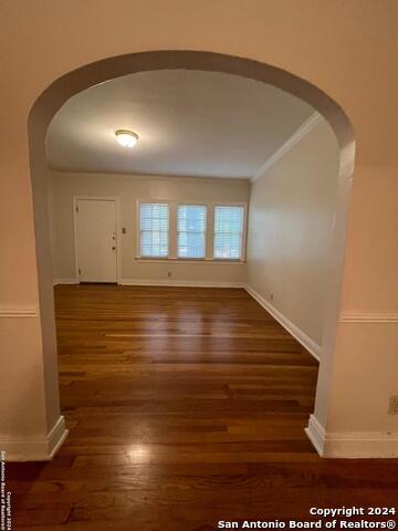 Image 4 of 16 For 308 Rosewood Ave E 1