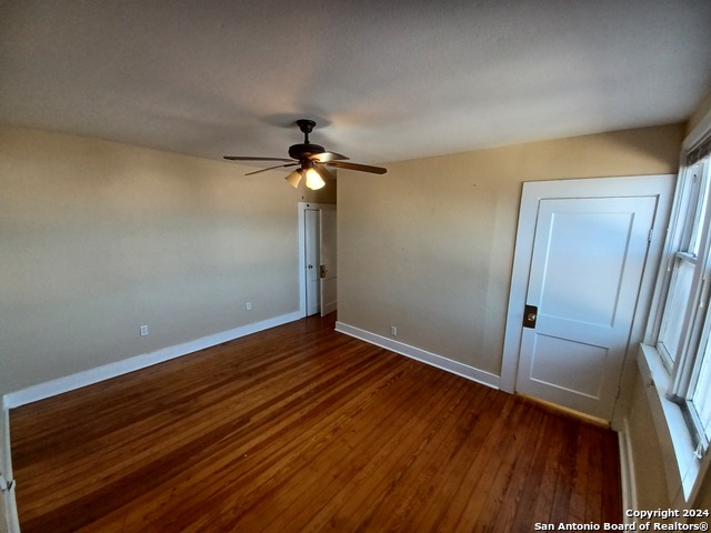 Image 11 of 11 For 124 Mistletoe Ave W 3