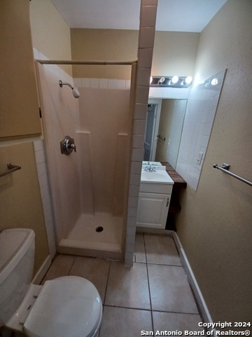 Image 9 of 11 For 124 Mistletoe Ave W 3