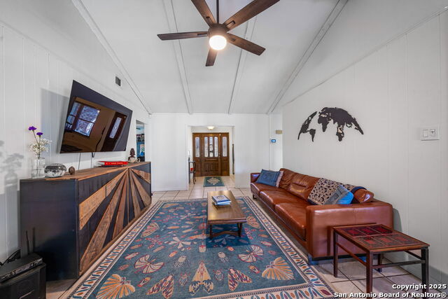 Listing photo id 9 for 8710 Jack Bean