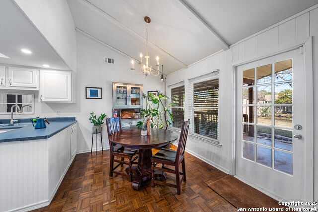 Listing photo id 11 for 8710 Jack Bean