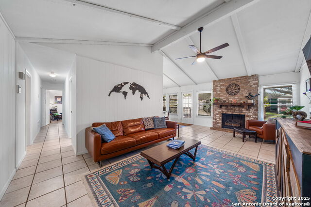 Listing photo id 7 for 8710 Jack Bean