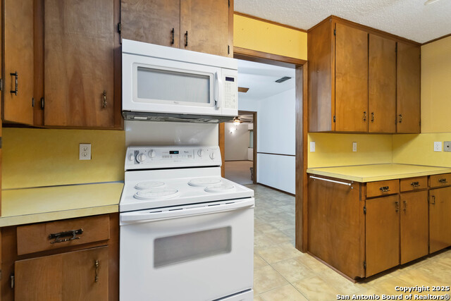 Image 10 of 25 For 616 Ridgecrest