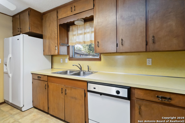 Image 9 of 25 For 616 Ridgecrest