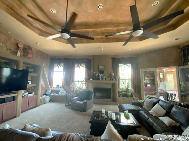 Listing photo id 9 for 31360 Wild Oak Hill