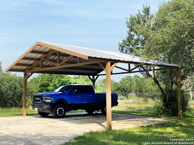 Listing photo id 10 for 31360 Wild Oak Hill