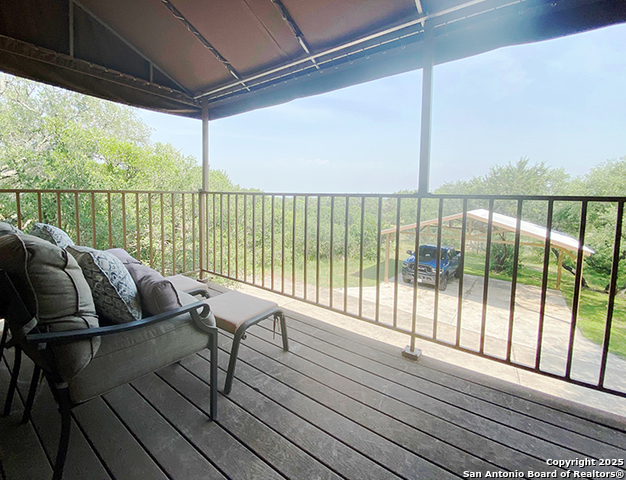 Listing photo id 17 for 31360 Wild Oak Hill